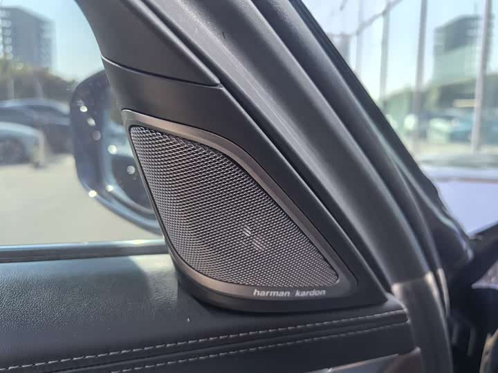 Фото 8 - BMW 7 Series