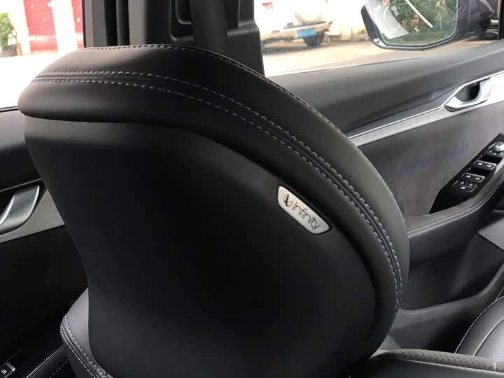 Фото 12 - Geely Preface