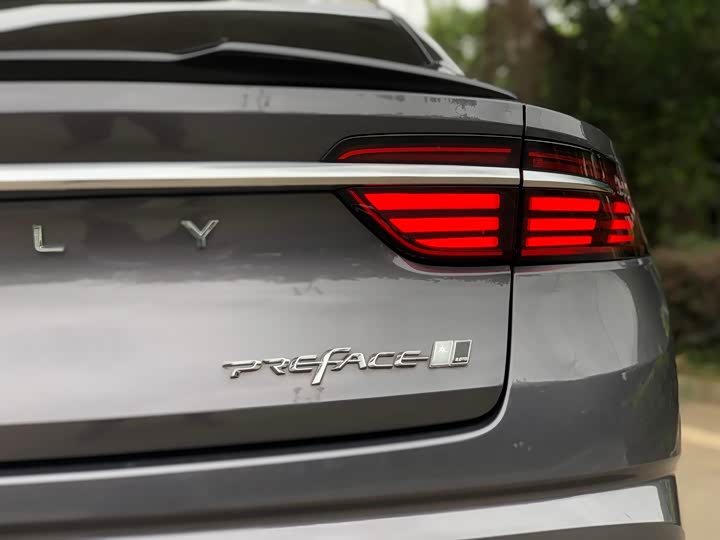 Фото 34 - Geely Preface