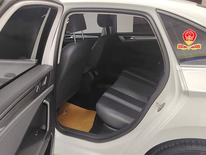 Фото 11 - Volkswagen Sagitar L