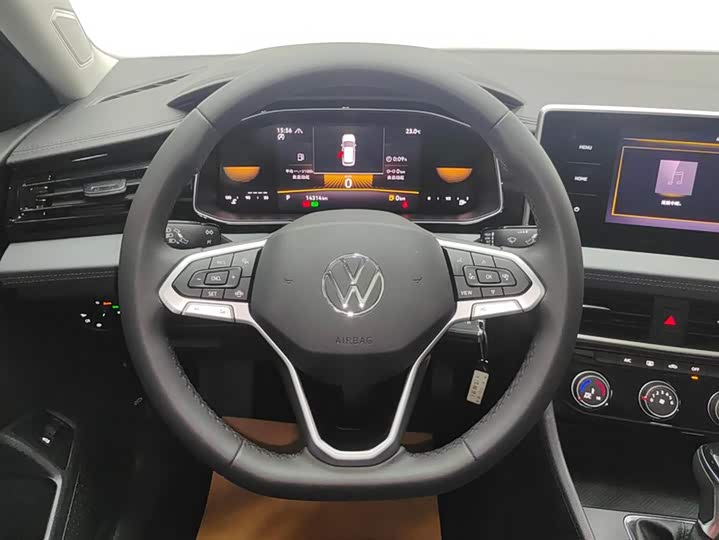 Фото 15 - Volkswagen Sagitar L