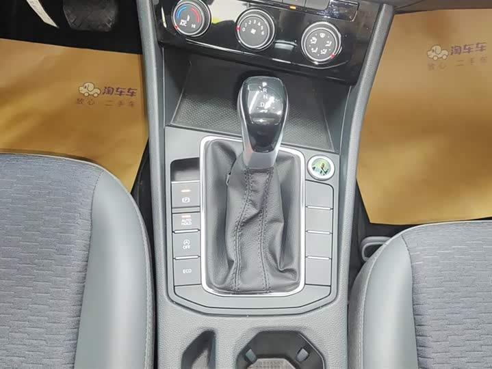 Фото 16 - Volkswagen Sagitar L