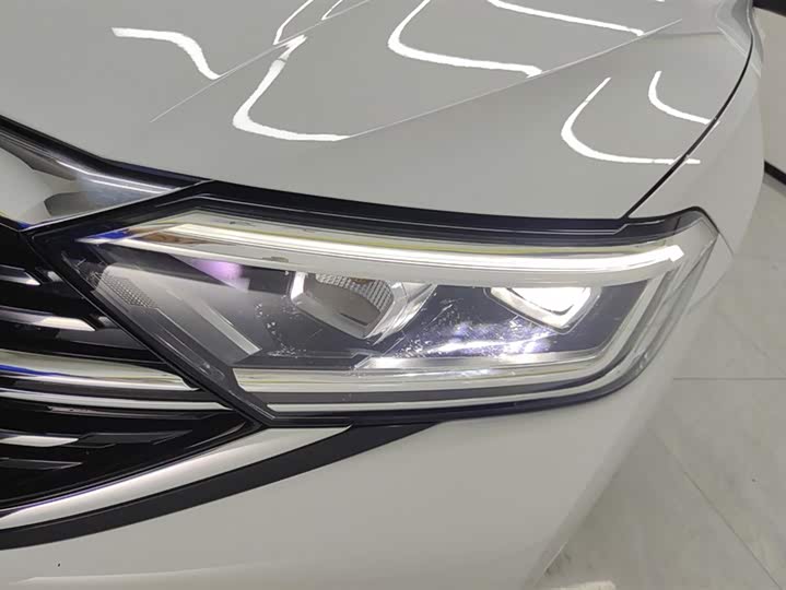 Фото 5 - Volkswagen Sagitar L