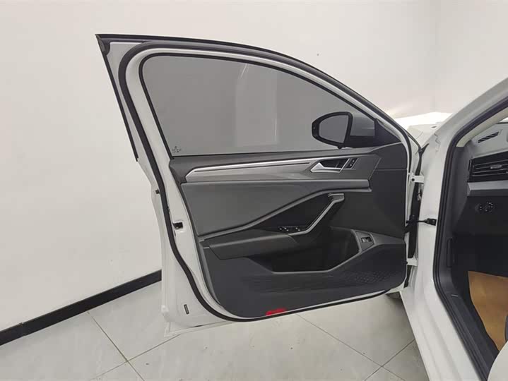 Фото 7 - Volkswagen Sagitar L