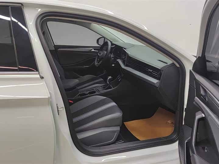 Фото 8 - Volkswagen Sagitar L