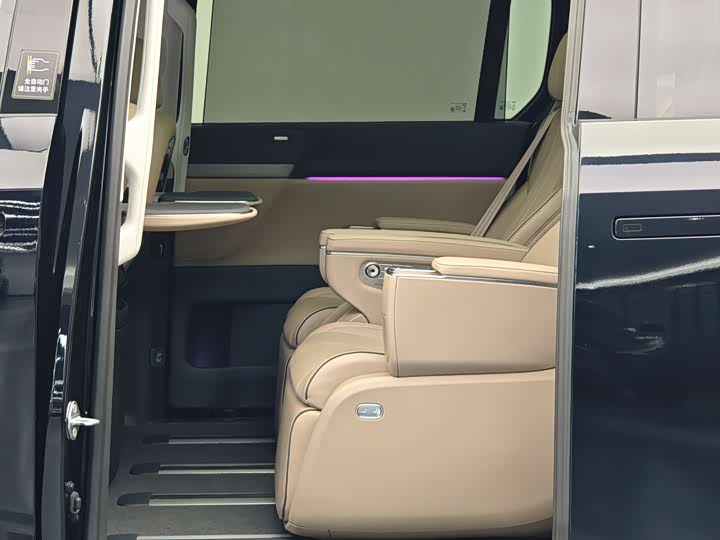 Фото 10 - XPeng X9