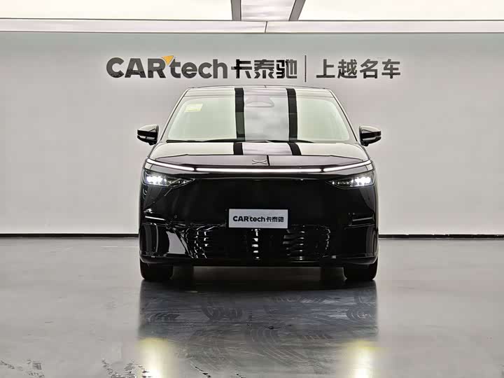 Фото 2 - XPeng X9