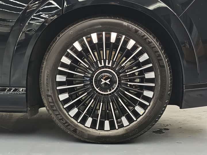 Фото 21 - XPeng X9