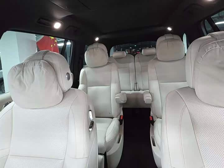 Фото 10 - LiXiang L9