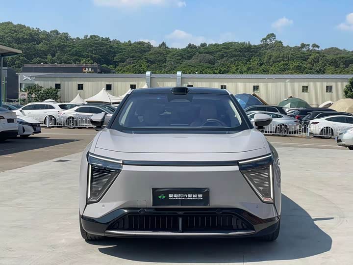 Фото 2 - HiPhi Y