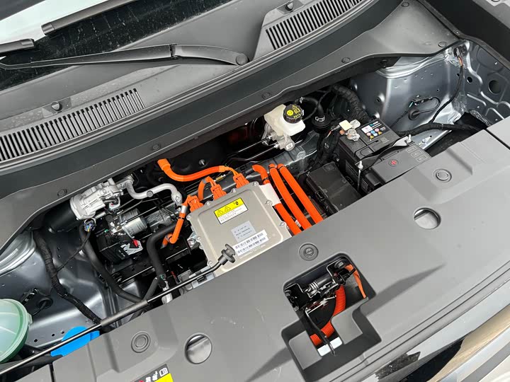 Фото 15 - Baojun Yep Plus