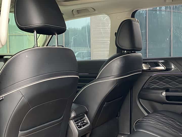 Фото 11 - Tank 300