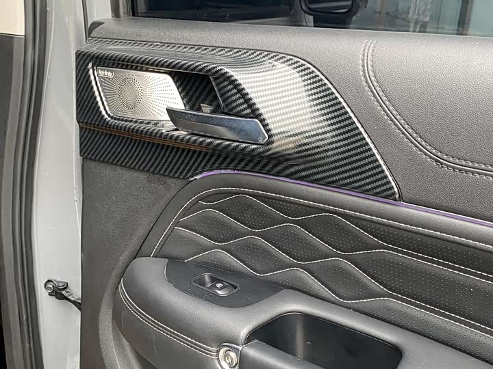 Фото 13 - Tank 300