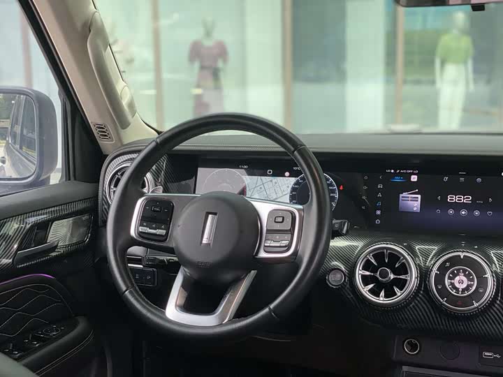 Фото 15 - Tank 300