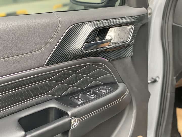 Фото 7 - Tank 300