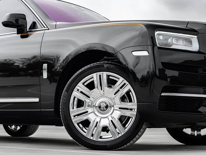 Фото 10 - Rolls-Royce Cullinan