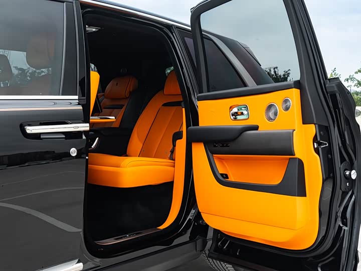 Фото 16 - Rolls-Royce Cullinan