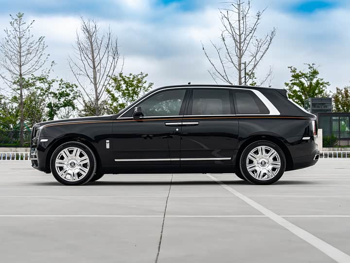 Фото 3 - Rolls-Royce Cullinan