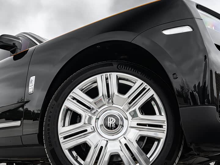 Фото 9 - Rolls-Royce Cullinan