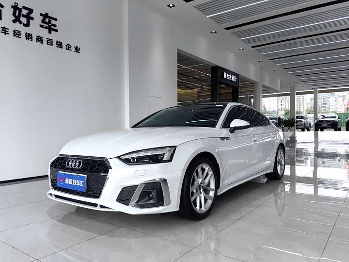 Фото 1 - Audi A5