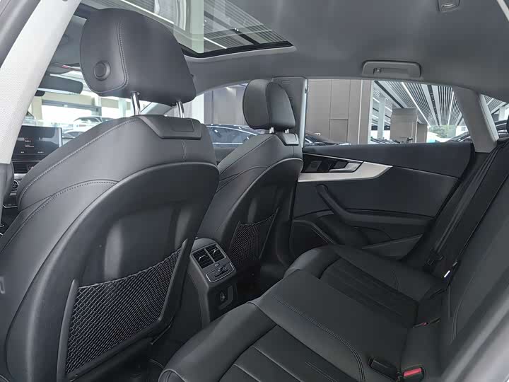 Фото 10 - Audi A5