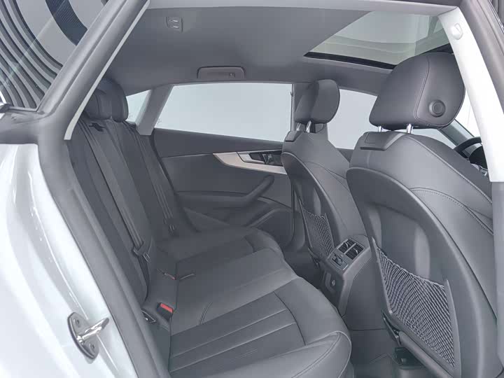 Фото 24 - Audi A5