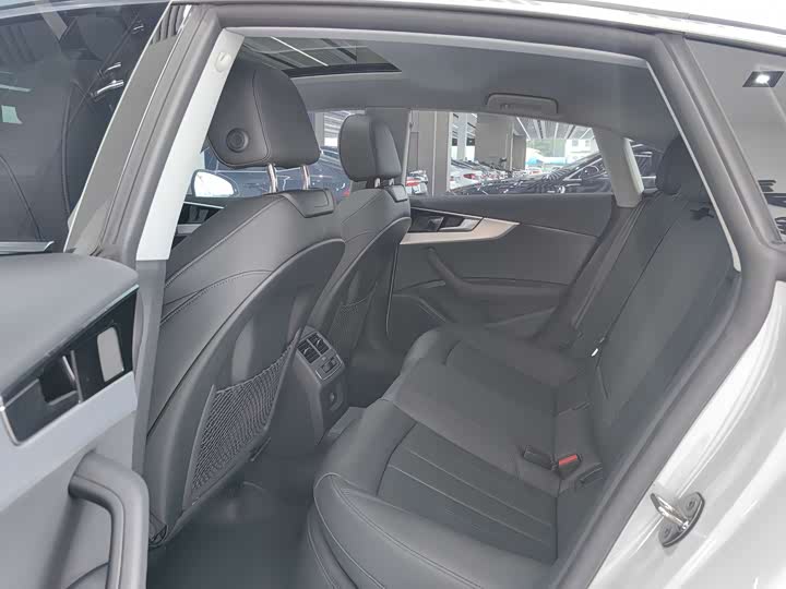 Фото 28 - Audi A5