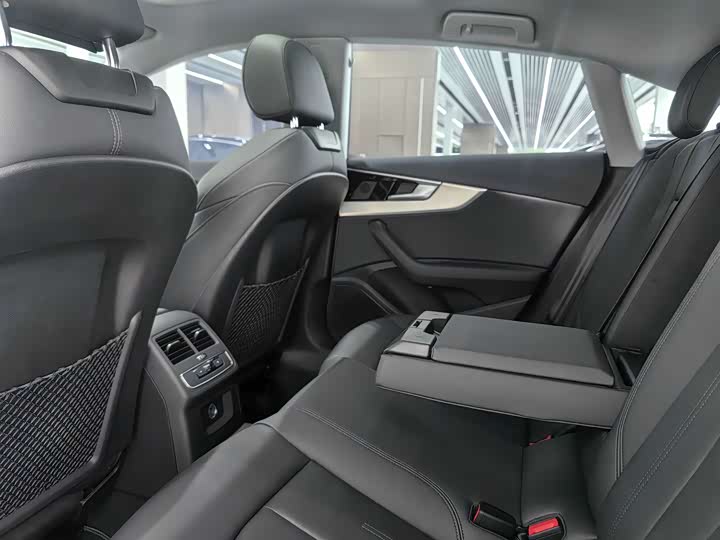 Фото 9 - Audi A5