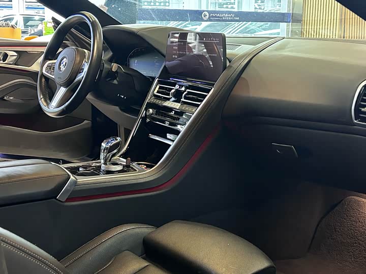 Фото 3 - BMW 8 Series