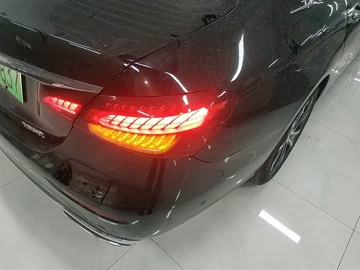 Фото 8 - Mercedes-Benz E-Class Hybrid