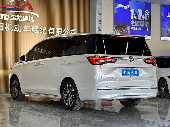 Фото 4 - Buick GL8 ES