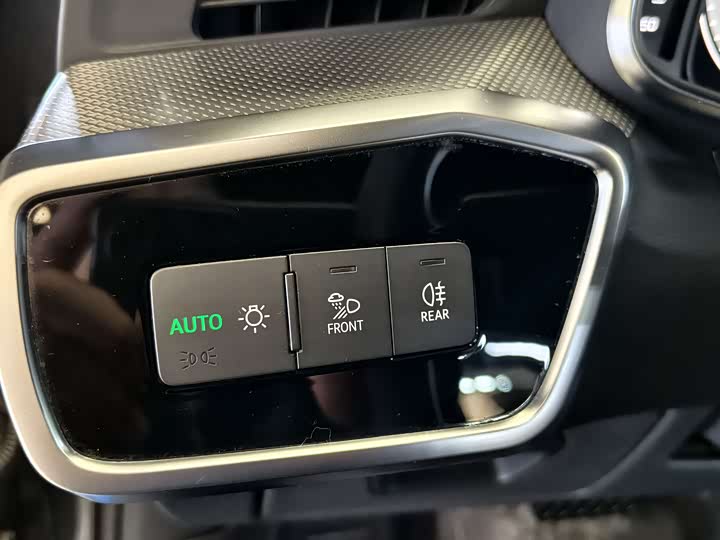 Фото 16 - Audi A6L