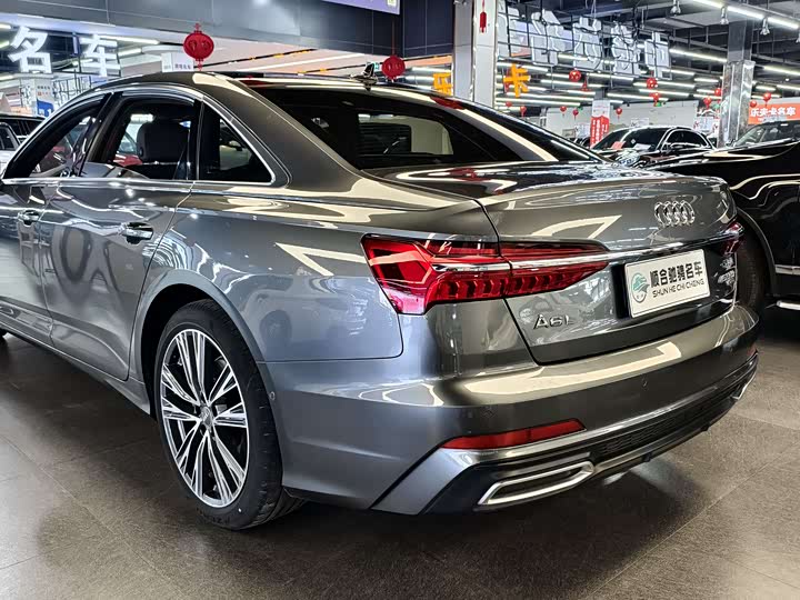 Фото 4 - Audi A6L