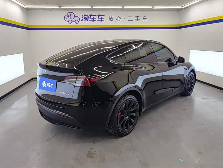 Фото 3 - Tesla Model Y