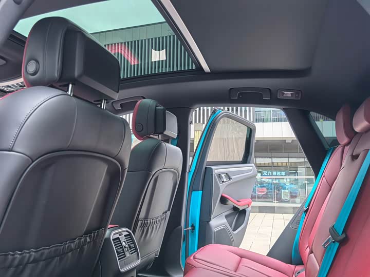 Фото 16 - Porsche Macan