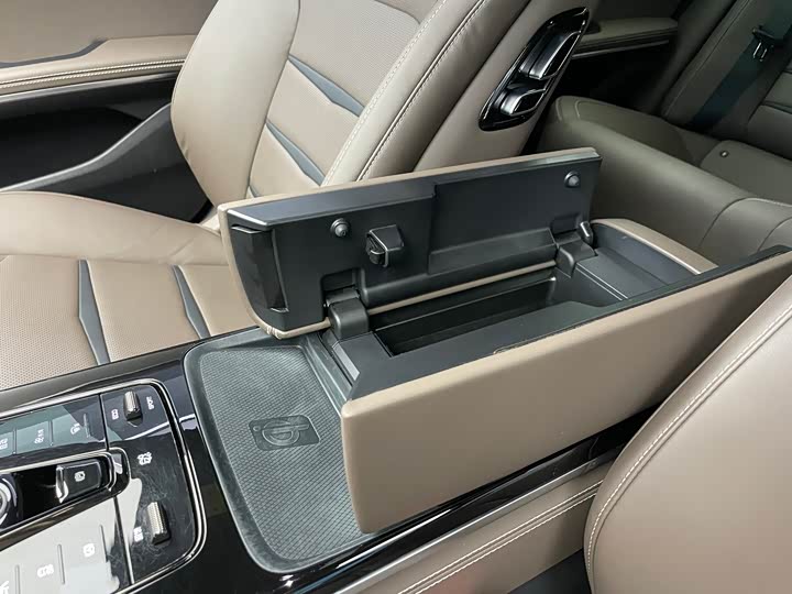 Фото 12 - BYD Han