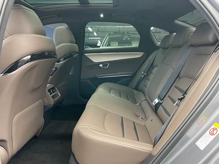 Фото 16 - BYD Han