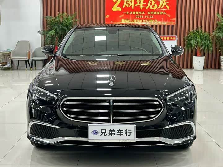 Фото 3 - Mercedes-Benz E-Class