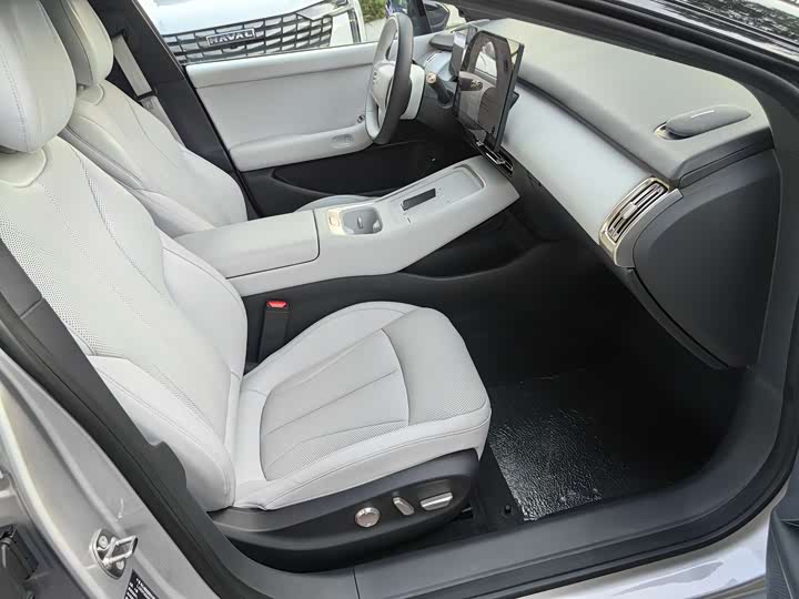 Фото 10 - XPeng F57