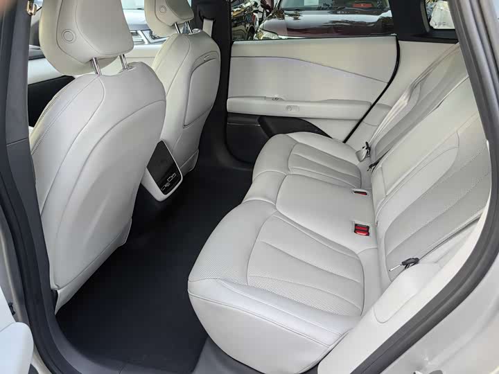 Фото 18 - XPeng F57