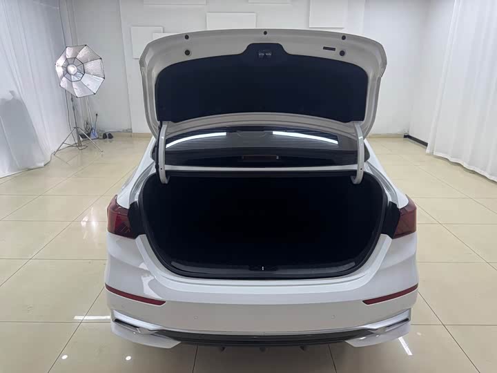 Фото 16 - Kia K3