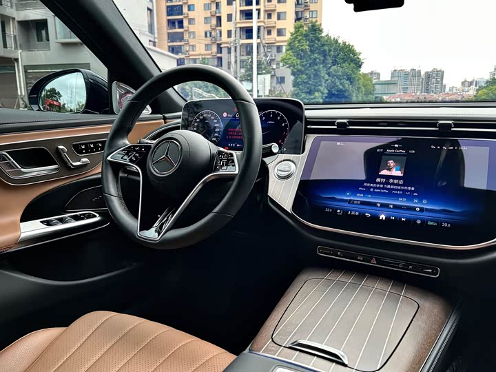 Фото 9 - Mercedes-Benz E-Class