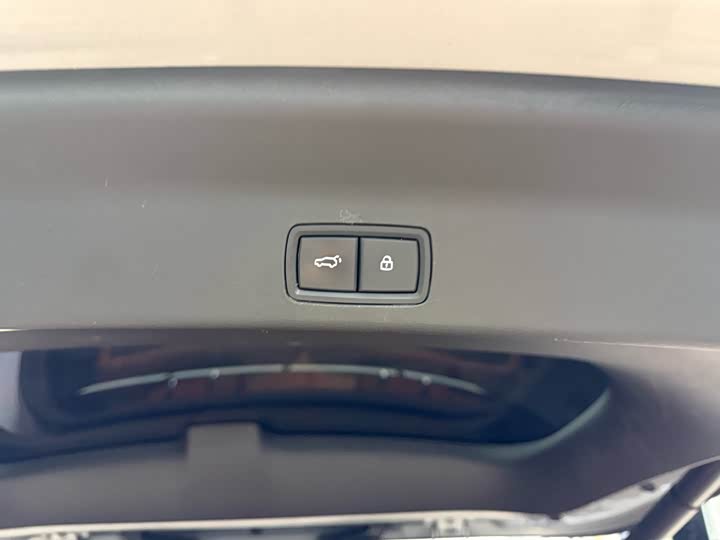 Фото 14 - LiXiang L9