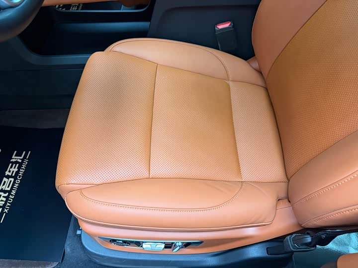 Фото 19 - LiXiang L9