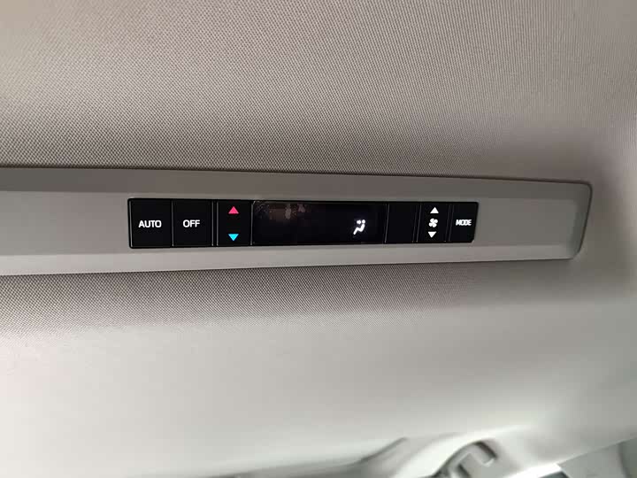 Фото 15 - Toyota Granvia