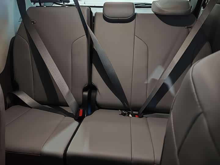 Фото 16 - Toyota Granvia