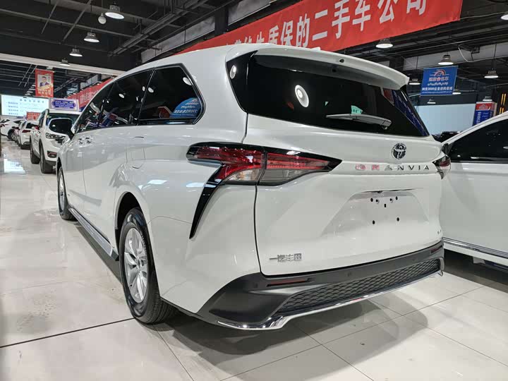 Фото 7 - Toyota Granvia