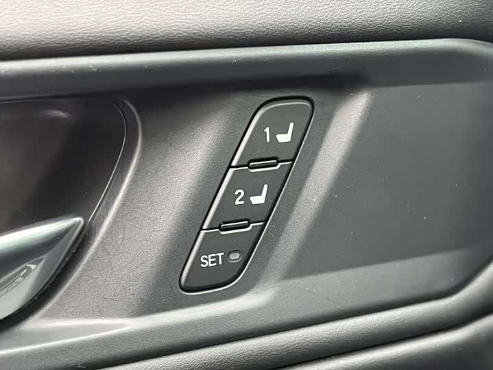 Фото 11 - Honda Accord Hybrid