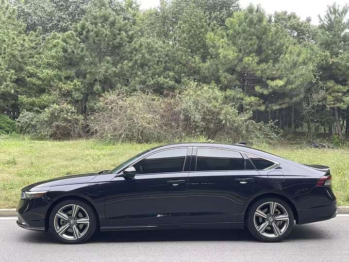 Фото 3 - Honda Accord Hybrid