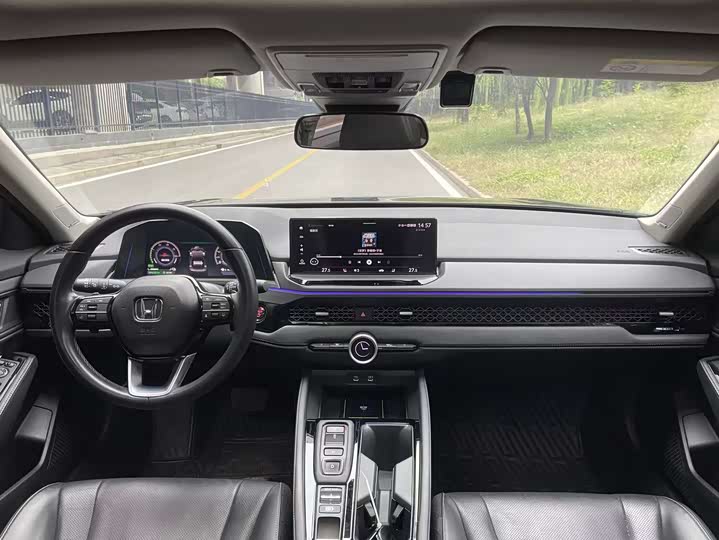 Фото 8 - Honda Accord Hybrid